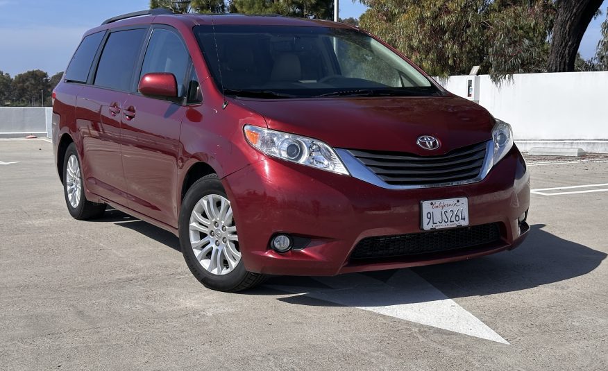 2014 Toyota Sienna XLE