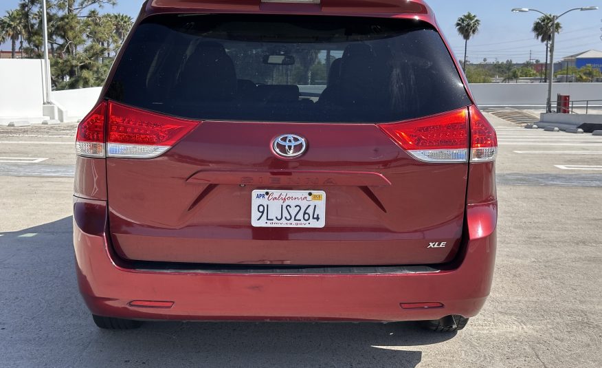 2014 Toyota Sienna XLE