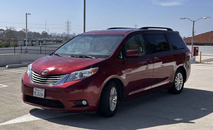 2014 Toyota Sienna XLE