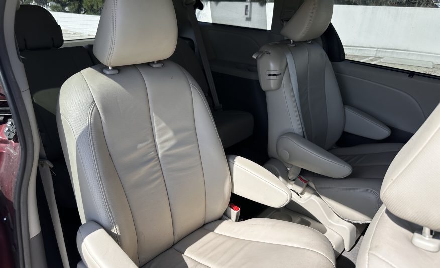 2014 Toyota Sienna XLE