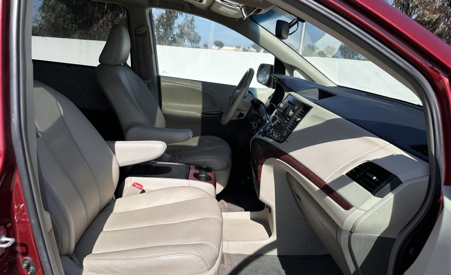 2014 Toyota Sienna XLE