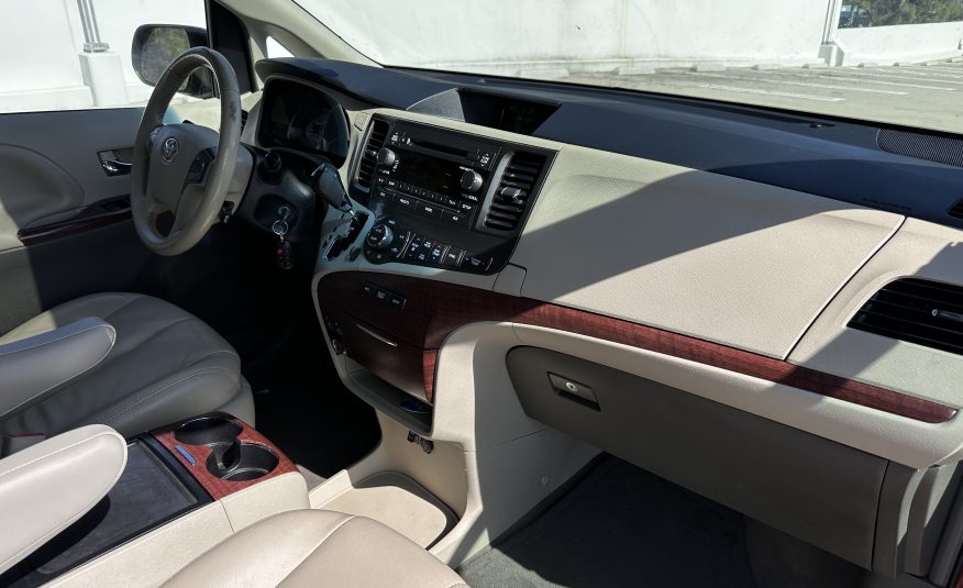 2014 Toyota Sienna XLE
