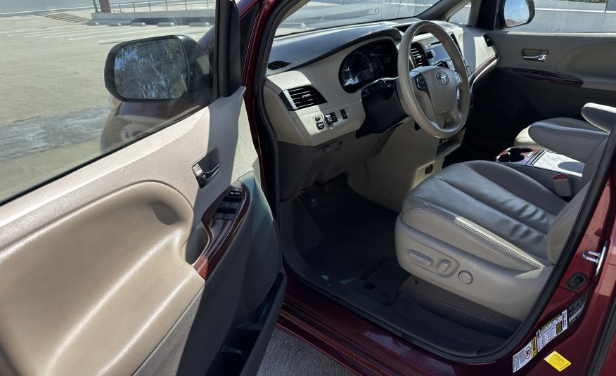 2014 Toyota Sienna XLE