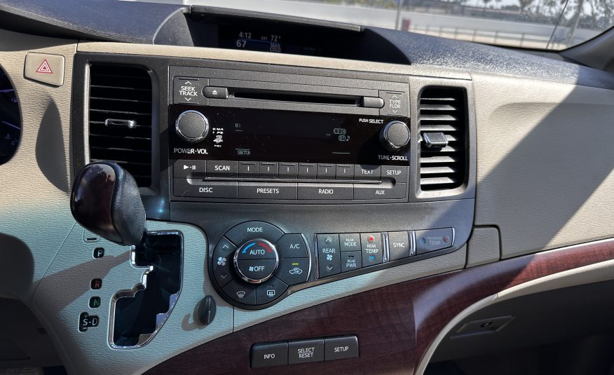 2014 Toyota Sienna XLE