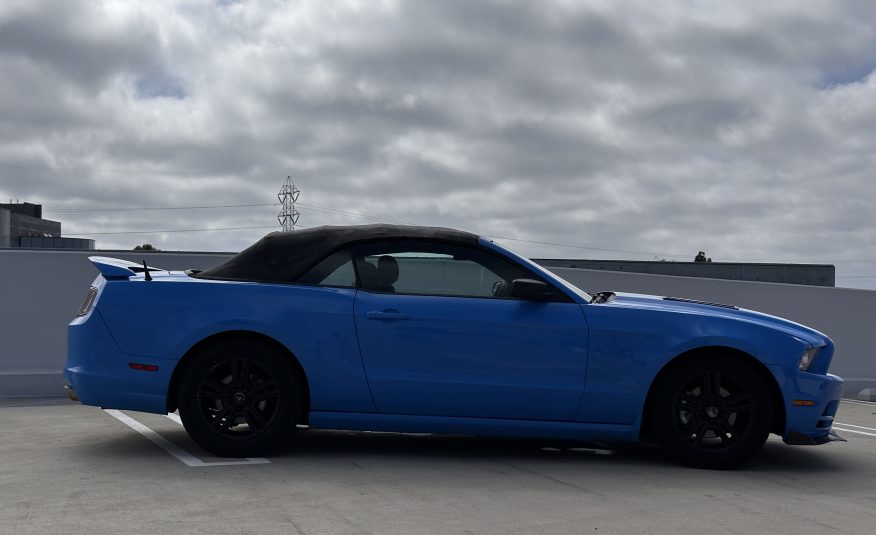 2014 Ford Mustang V6 Convertible