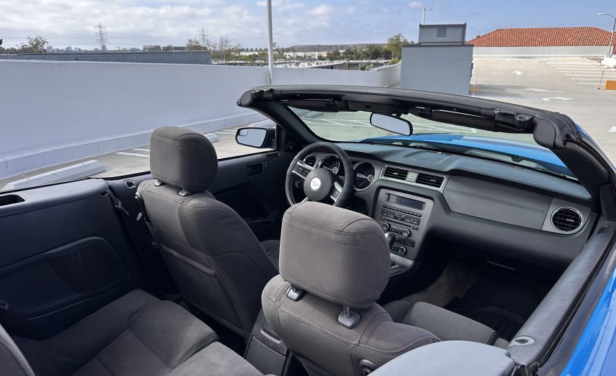 2014 Ford Mustang V6 Convertible