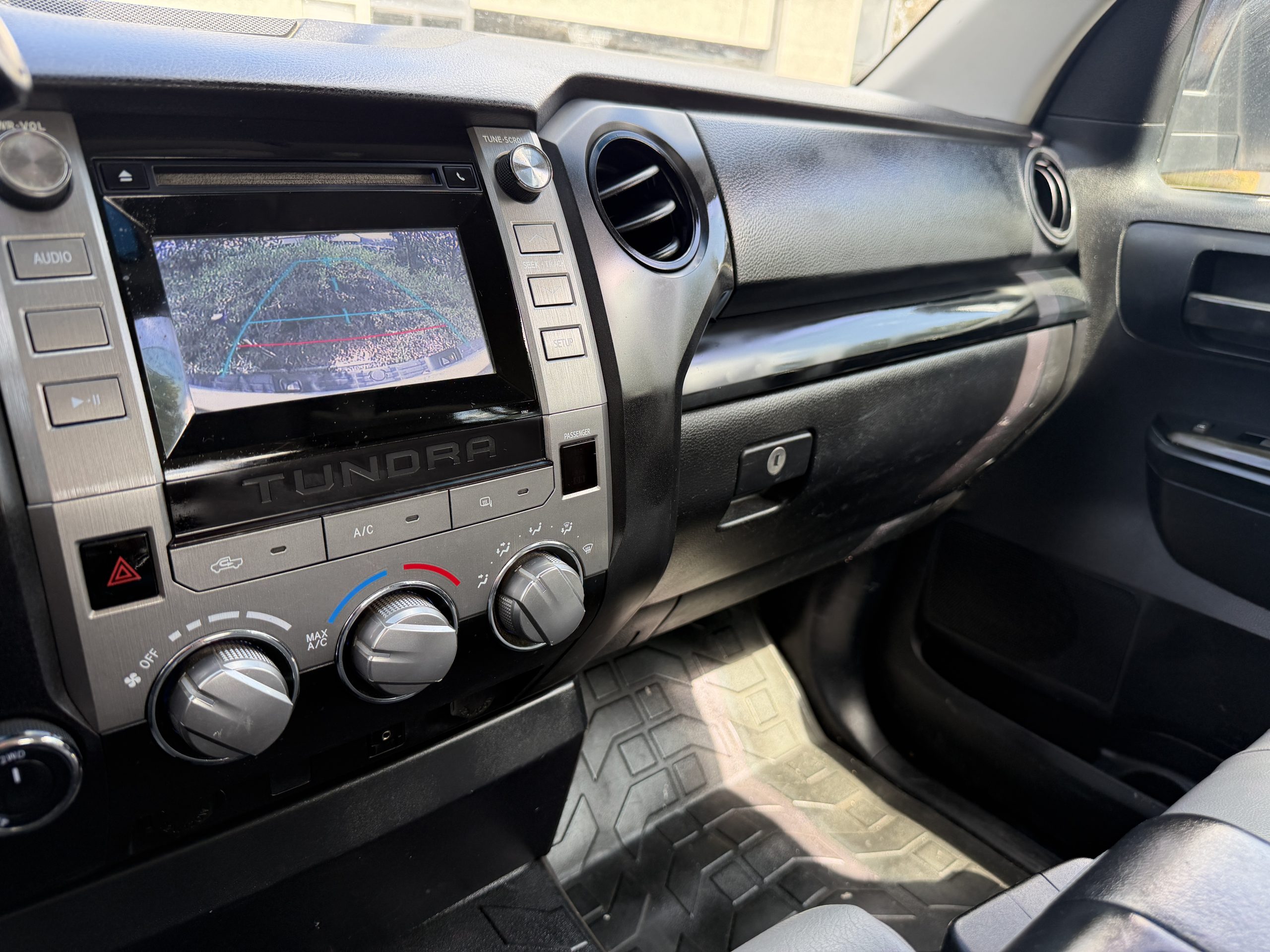 2015 Toyota Tundra SR - Photo 14
